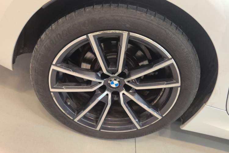 Used BMW 3 Series 2021 Second Facelift 325Li M Sport Package Exterior 5