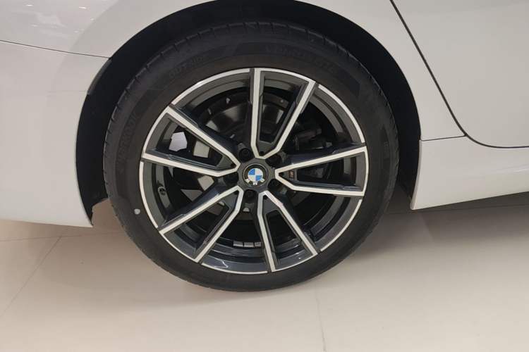 Used BMW 3 Series 2021 Restyled 325Li M Sport Package Exterior 5