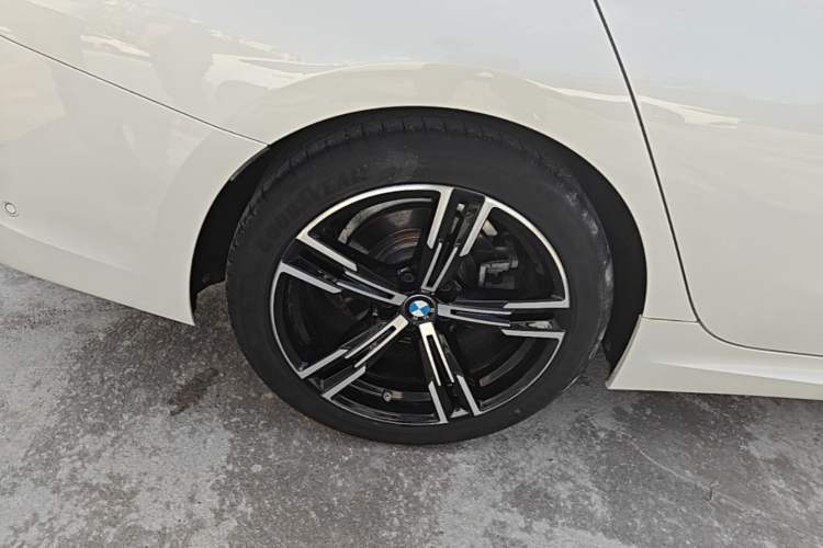 Used BMW 3 Series 2021 325i M Sport Package Exterior 5