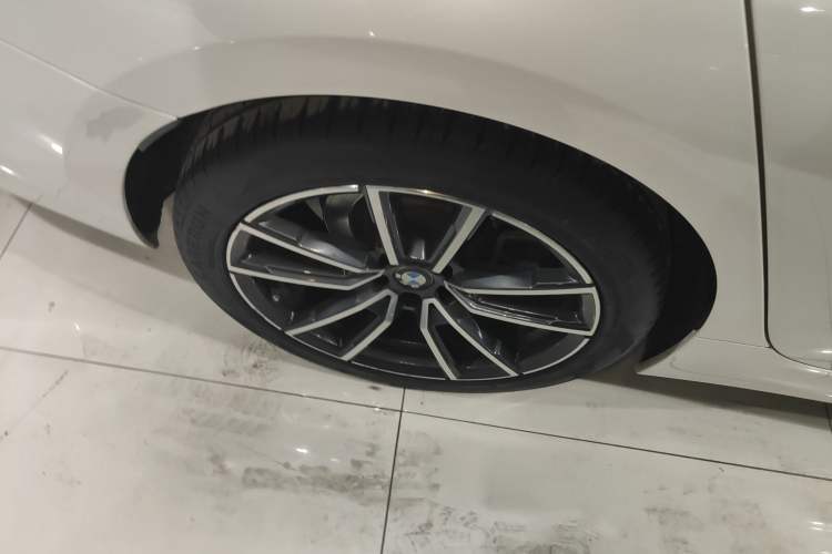 Used BMW 3 Series 2021 Second Facelift 325Li M Sport Package Exterior 5