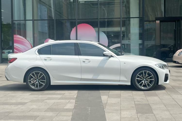 Used BMW 3 Series 2021 Restyled 325Li M Sport Package Exterior 6