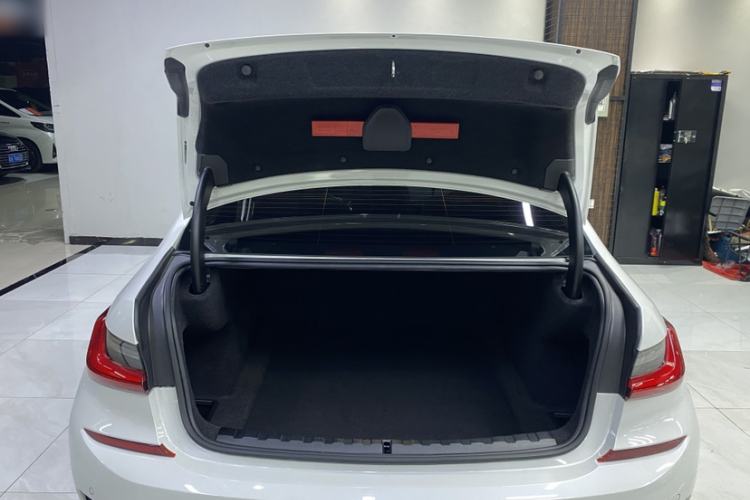 Used BMW 3 Series 2021 Second Facelift 320Li M Sport Package Exterior 6