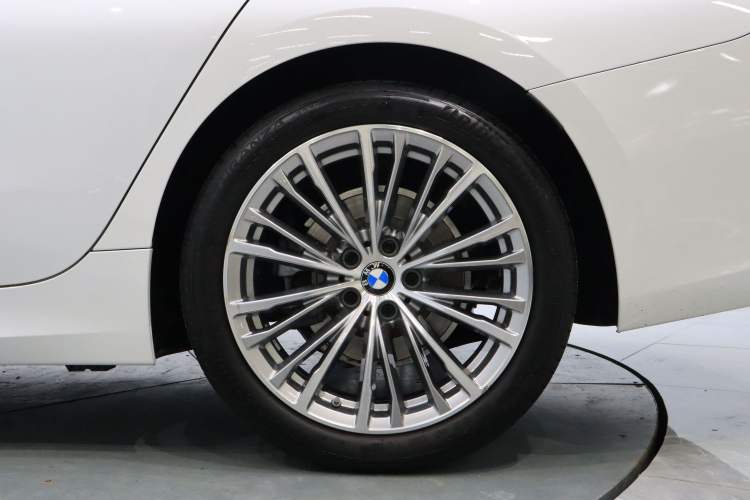 Used BMW 3 Series 2021 Restyled 320i Sport Package Exterior 6