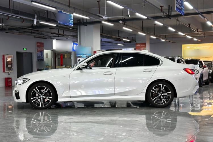 Used BMW 3 Series 2021 Second Facelift 325i M Sport Package Exterior 7