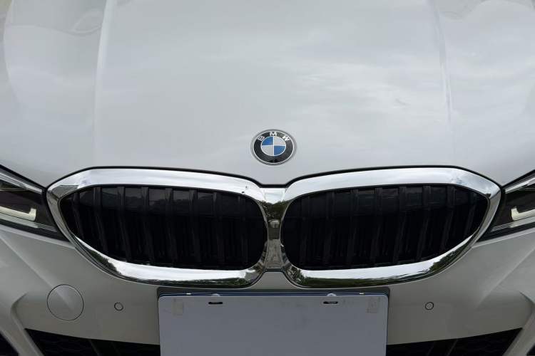 Used BMW 3 Series 2021 Restyled 325Li M Sport Package Exterior 7