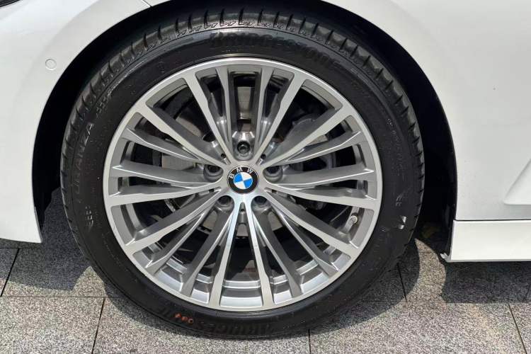 Used BMW 3 Series 2021 320i Sport Package Exterior 9