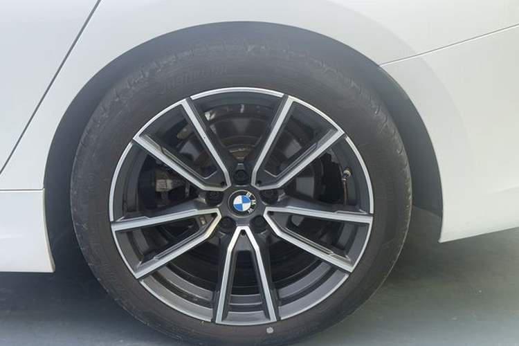 Used BMW 3 Series 2021 Restyled 325Li M Sport Package Exterior 9