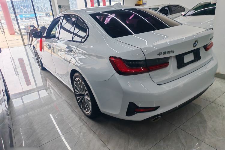 Used BMW 3 Series 2021 320i Sport Package Exterior 9