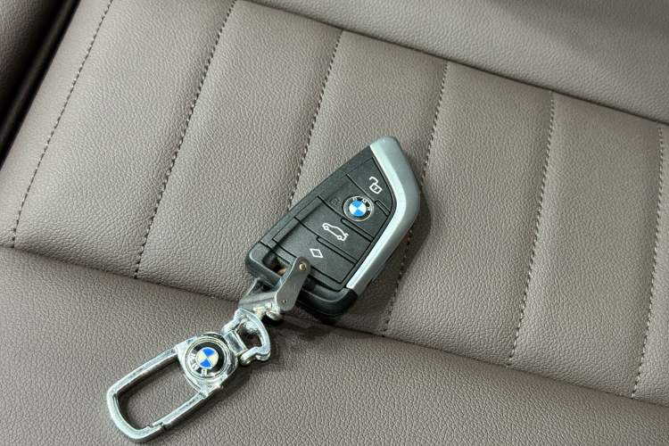 Used BMW 3 Series 2021 Restyled 325Li M Sport Package Exterior 9