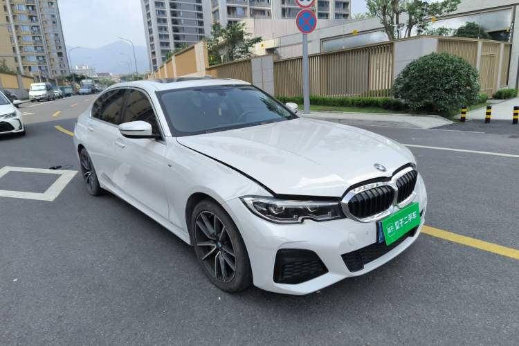 Used BMW 3 Series 2021 Facelifted 320Li M Sport Package Front Right 45 Deg