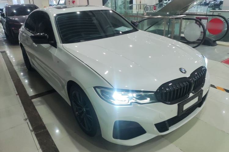 Used BMW 3 Series 2021 325i M Sport Night Edition package Front Right 45 Deg