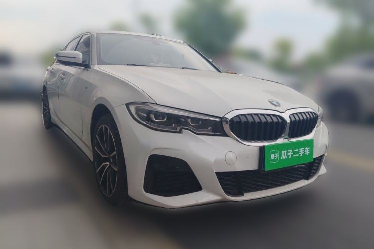 Used BMW 3 Series 2021 Second Facelift 320Li M Sport Package Front Right 45 Deg