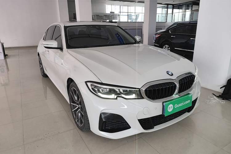 Used BMW 3 Series 2021 325Li M Sport Package Front Right 45 Deg