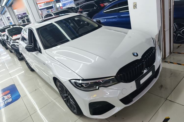 Used BMW 3 Series 2021 325i M Sport Night Edition package Front Right 45 Deg