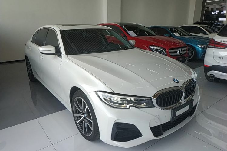 Used BMW 3 Series 2021 320Li M Sport Package Front Right 45 Deg