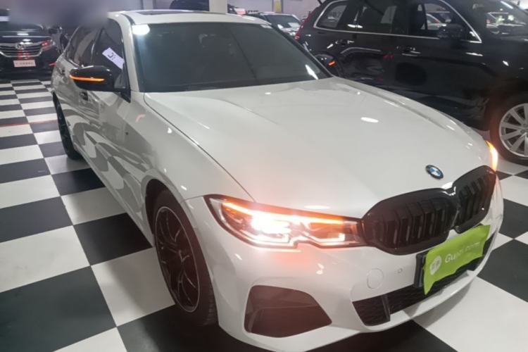 Used BMW 3 Series 2021 Second Facelift 320Li M Sport Package Front Right 45 Deg