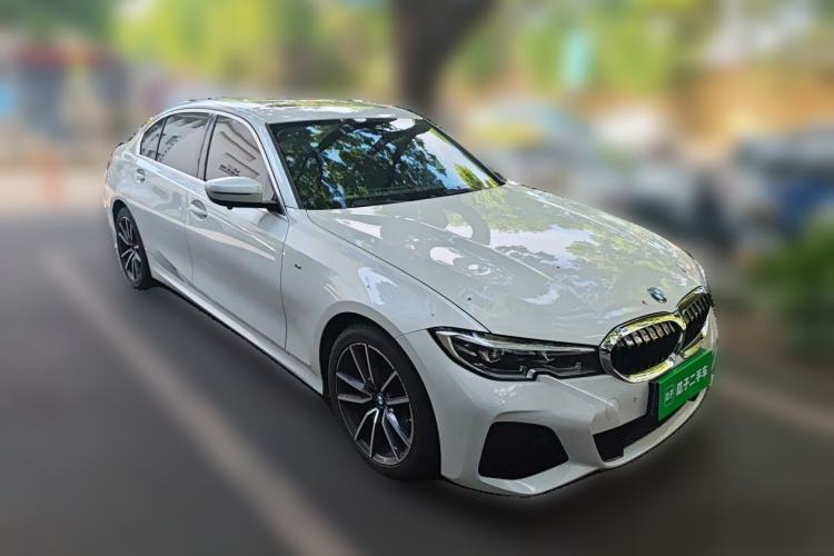 Used BMW 3 Series 2021 320Li M Sport Package Front Right 45 Deg