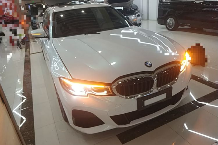 Used BMW 3 Series 2021 320Li M Sport Package Front Right 45 Deg