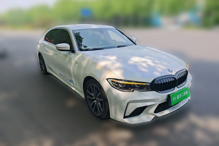 Used BMW 3 Series 2021 Facelifted 320Li M Sport Package Front Right 45 Deg