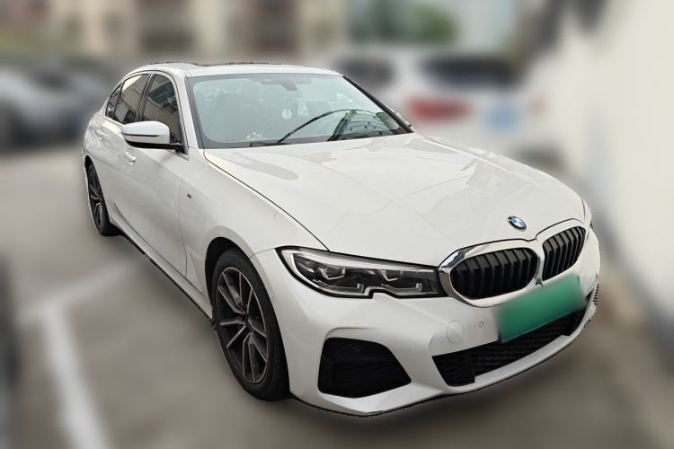 Used BMW 3 Series 2021 320Li M Sport Package Front Right 45 Deg