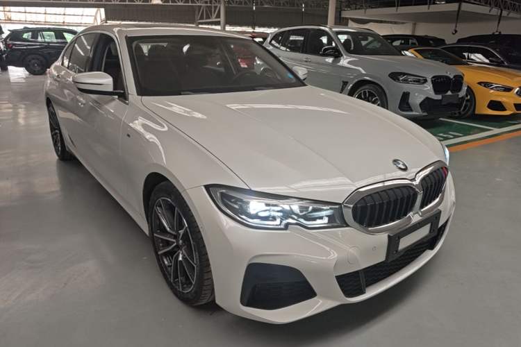 Used BMW 3 Series 2021 Facelifted 320Li M Sport Package Front Right 45 Deg