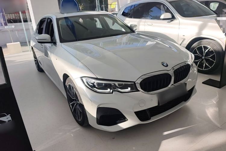 Used BMW 3 Series 2021 Facelifted 320Li M Sport Package Front Right 45 Deg