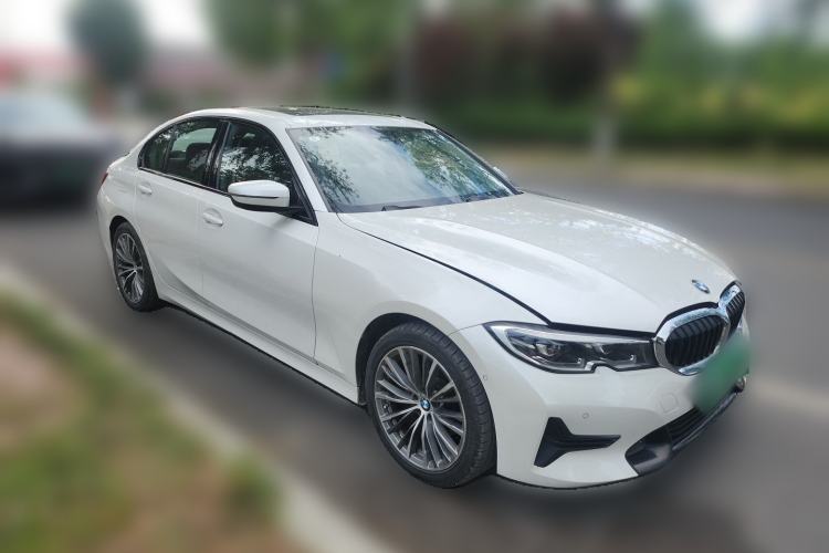 Used BMW 3 Series 2021 Restyled 320i Sport Package Front Right 45 Deg