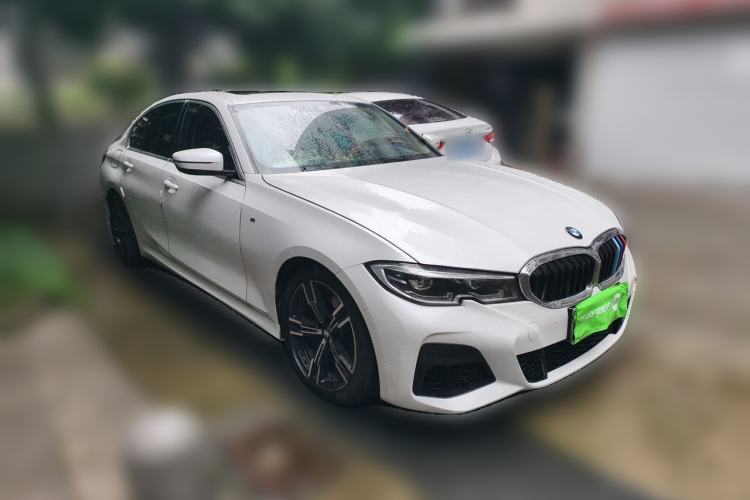 Used BMW 3 Series 2021 325i M Sport Package Front Right 45 Deg