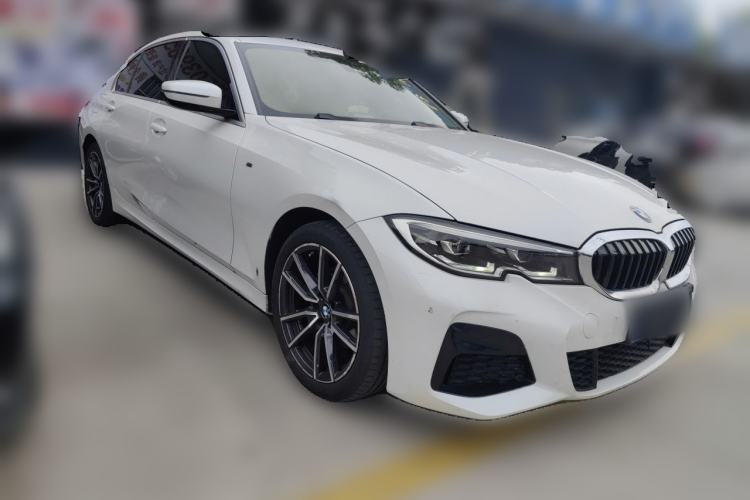 Used BMW 3 Series 2021 320Li M Sport Package Front Right 45 Deg