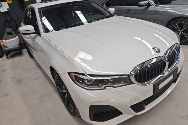 Used BMW 3 Series 2021 Second Facelift 325i M Sport Package Front Right 45 Deg