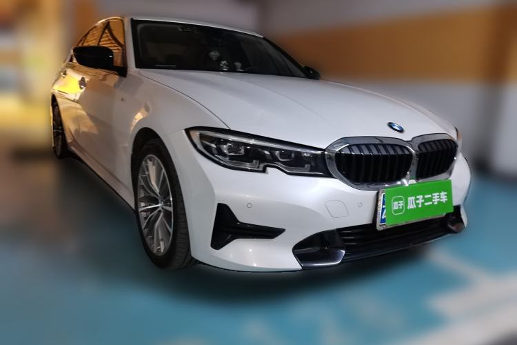 Used BMW 3 Series 2021 Restyled 320i Sport Package Front Right 45 Deg