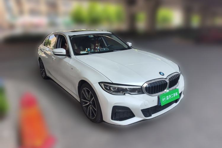 Used BMW 3 Series 2021 320Li M Sport Package Front Right 45 Deg