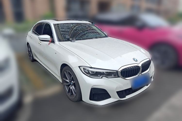 Used BMW 3 Series 2021 Facelifted 320Li M Sport Package Front Right 45 Deg