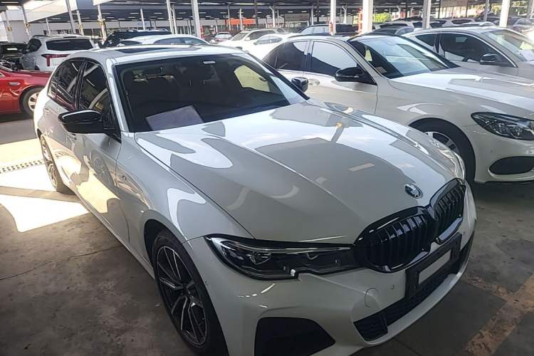 Used BMW 3 Series 2021 Second Facelift 325Li M Sport Package Front Right 45 Deg