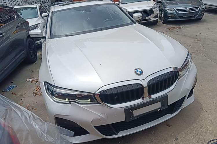 Used BMW 3 Series 2021 Facelifted 320Li M Sport Package Front Right 45 Deg