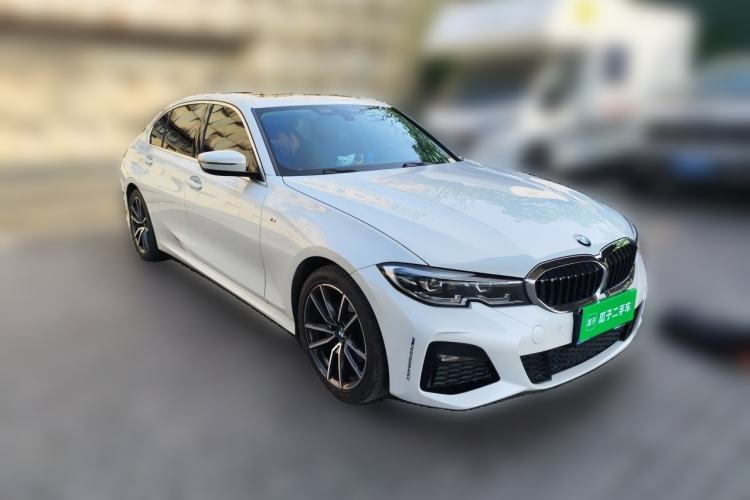 Used BMW 3 Series 2021 Facelifted 320Li M Sport Package Front Right 45 Deg