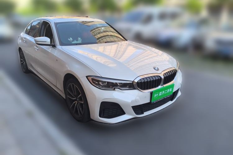Used BMW 3 Series 2021 320Li M Sport Package Front Right 45 Deg