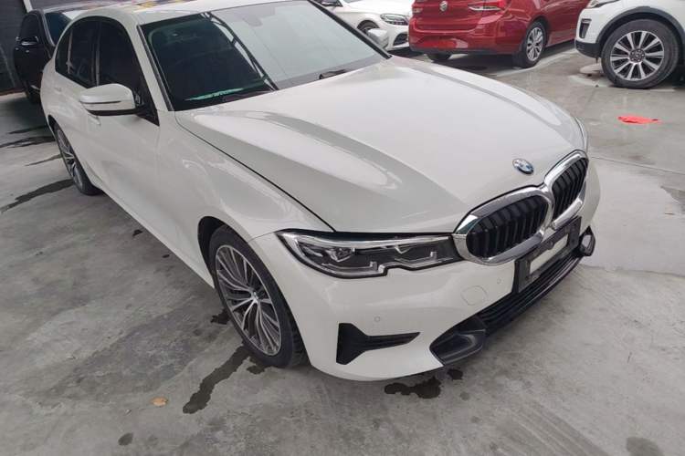 Used BMW 3 Series 2021 Restyled 320i Sport Package Front Right 45 Deg