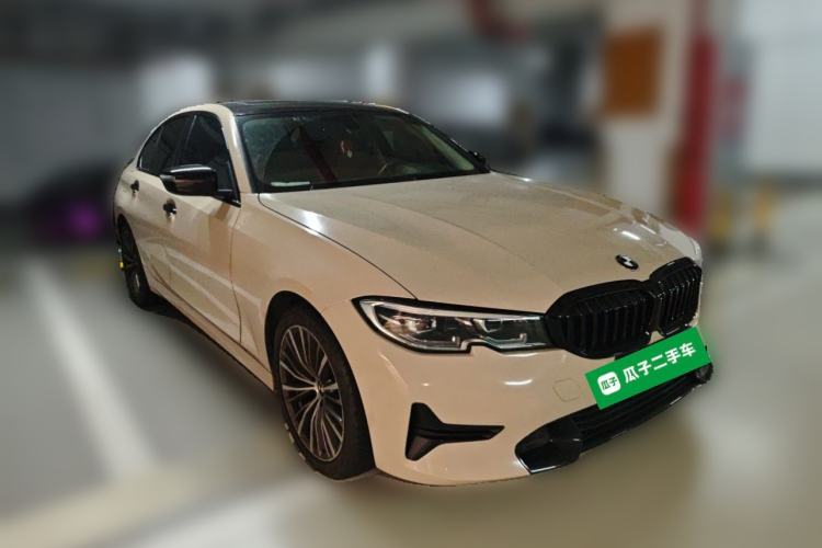 Used BMW 3 Series 2021 320i Sport Package Front Right 45 Deg