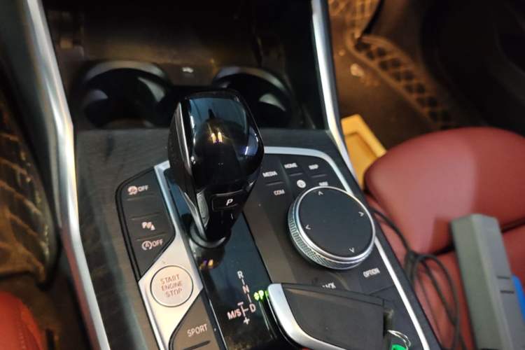 Used BMW 3 Series 2021 Second Facelift 325i M Sport Package Gear Lever