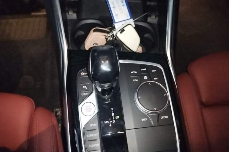 Used BMW 3 Series 2021 320i Sport Package Gear Lever