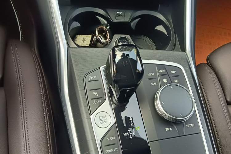 Used BMW 3 Series 2021 Second Facelift 325i M Sport Package Gear Lever