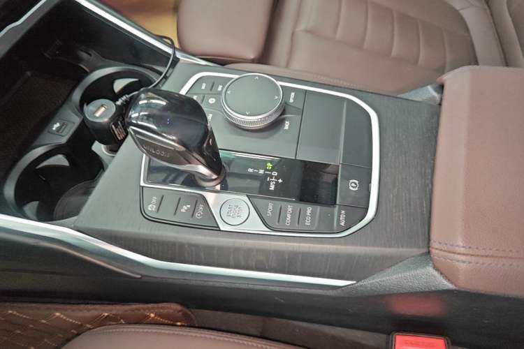 Used BMW 3 Series 2021 Second Facelift 325i M Sport Package Gear Lever