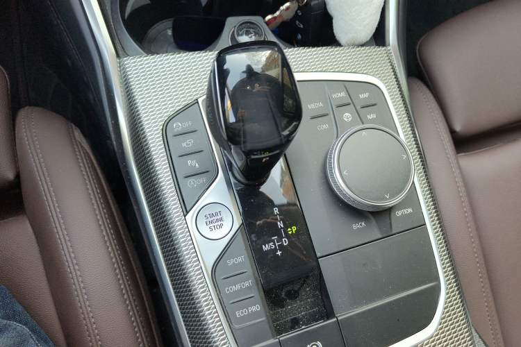 Used BMW 3 Series 2021 Second Facelift 330i M Sport Night Edition Package Gear Lever