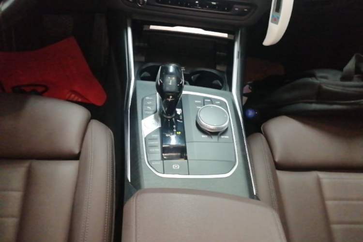 Used BMW 3 Series 2021 Second Facelift 325i M Sport Package Gear Lever