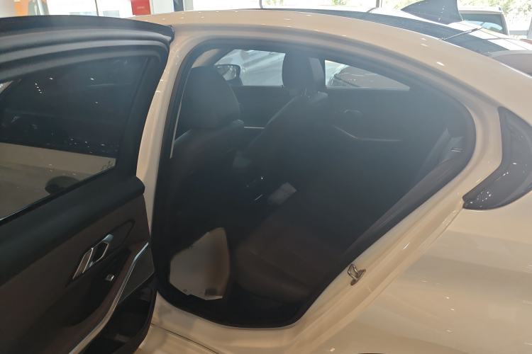 Used BMW 3 Series 2021 330i M Sport Night Edition Interior 1