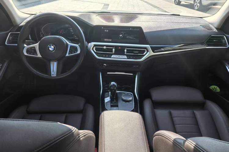 Used BMW 3 Series 2021 Second Facelift 320Li M Sport Package Interior 1