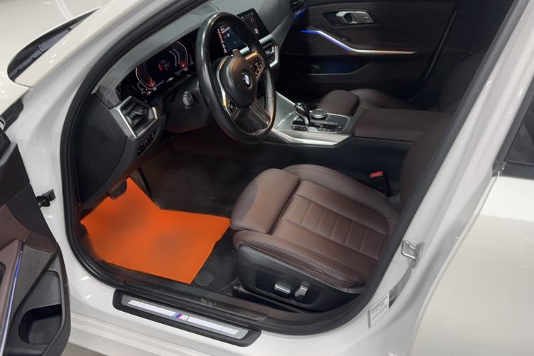 Used BMW 3 Series 2021 Second Facelift 325Li M Sport Night Edition Package Interior 1