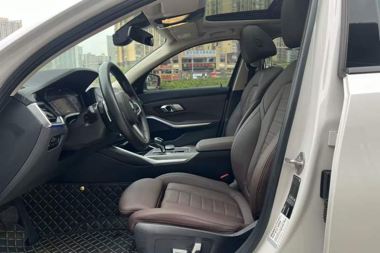 Used BMW 3 Series 2021 Restyled 325Li M Sport Package Interior 1
