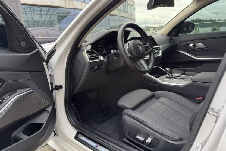 Used BMW 3 Series 2021 Facelifted 325Li M Sport Night Edition Package Interior 1